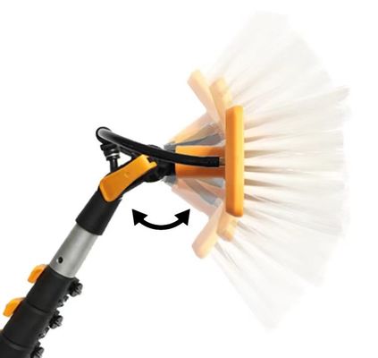 Cepillo de limpieza solar para techo con bomba de agua / grifo de doble uso